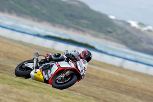 Guintoli sets new WSBK circuit best in Phillip Island Superpole