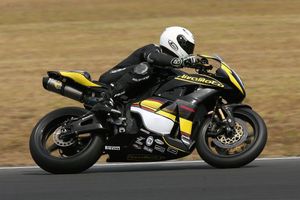 Suzuki's Laverty continues Phillip Island form