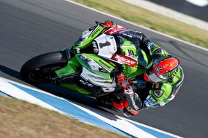 Sykes leads, Lowes stars at Phillip Island WSBK test