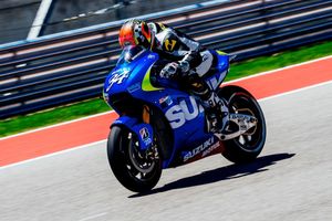Schwantz turns laps on Suzuki MotoGP bike at COTA