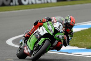 Kawasaki's Sykes the early leader at Donington Park WSBK clash