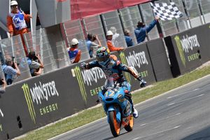 Alex Marquez streaks away to Catalan Moto3 victory