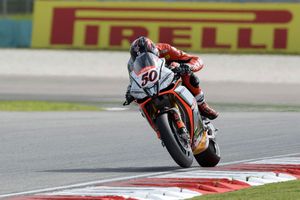 Guintoli sets early pace in WSBK's Sepang debut
