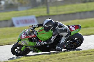 Jones on track for Queensland despite broken scaphoid