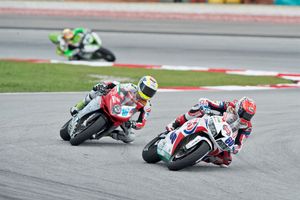 Van der Mark extends World Supersport lead at Sepang