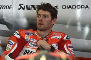 Crutchlow undergoes arm pump surgery in Spain