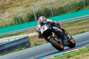 Marquez and Pedrosa complete laps on 2015 RC213V
