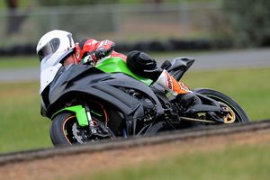 Metcher back aboard Formula Oz-spec Kawasaki at Broadford