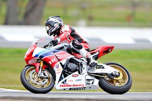 Winton bravery keeps Stauffer's ASC title hopes alive