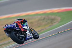 Heroic Lorenzo wins crash-filled Aragon MotoGP