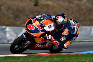 World title fight intensifies for Moto3 leader Miller