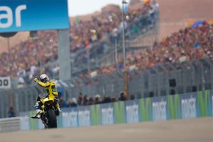 Vinales takes runaway victory in front of Spanish fans