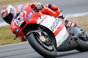 Dovizioso breaks Ducati's pole position drought