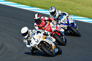 Falzon holds off Morris for Friday Supersport spoils
