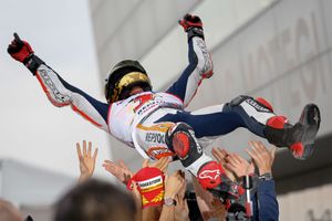 Lorenzo wins, Marquez crowned 2014 champion at Motegi