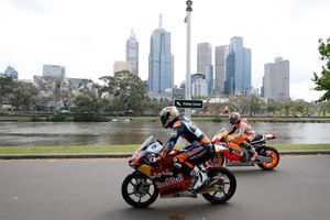 Pedrosa and Miller ride Melbourne en route to Phillip Island
