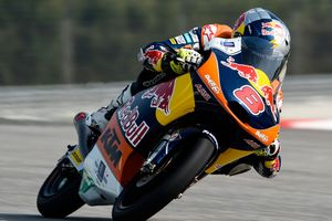 Miller storms to tactical Sepang Moto3 pole