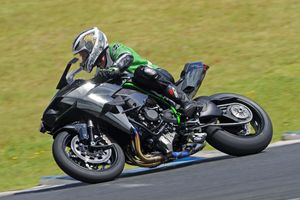 Kawasaki Ninja H2R makes Australian track debut