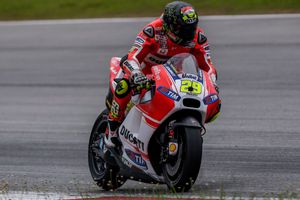 Ducati satisfied with GP15's official debut at Sepang
