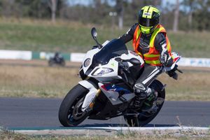 Vermeulen and Donald to feature at BMW RR Experience events