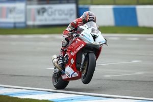 Kiyonari continues form with Donington BSB pole