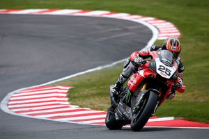 Brookes claims first 2015 BSB pole position at Oulton Park