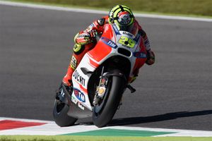 Iannone delights Italian fans with Mugello pole position
