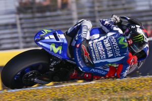 Lorenzo leads the way in MotoGP on Friday at Jerez