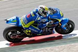 Espargaro springs Suzuki surprise on Friday at Catalunya
