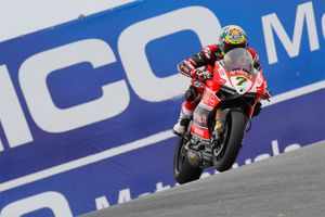 Davies untouchable in WorldSBK at Laguna Seca