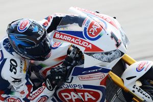 WorldSBK champion Guintoli closes on podium