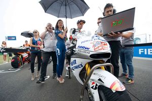 Hayden carrying thumb injury into Aragon