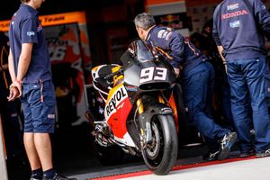 MotoGP riders stay on at Aragon for Michelin test