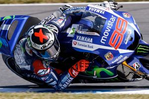 Lorenzo dominates opening day of MotoGP at Motegi