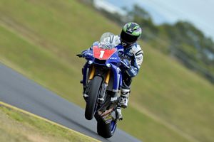 Yamaha Racing Team retains 2015 trio for 2016
