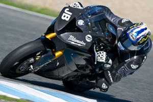 Brookes gets to grips with Milwaukee BMW in Spain