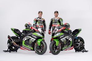 Kawasaki introduces 2016 WorldSBK team