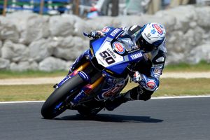Guintoli leads WorldSBK FP2 at Phillip Island