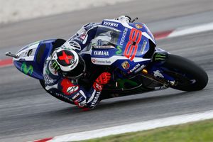 Lorenzo sets pace as Sepang MotoGP test opens