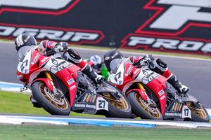 The 2016 ASBK battle is go for Crankt Protein Honda Racing