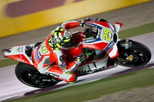 Iannone fastest on Friday at Qatar MotoGP opener