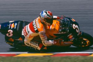 Criville and Uncini to become latest MotoGP Legends