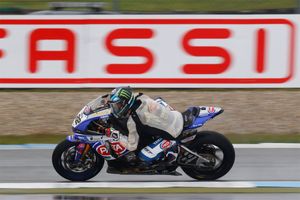 Lowes leads wet opening day of WorldSBK at Assen