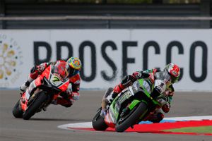 Rea pulls through for Assen WorldSBK opening race win