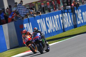Lorenzo edges out Marquez in Mugello final lap thriller