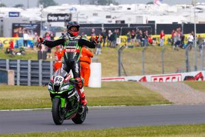 Sykes goes back-to-back in WorldSBK at Donington Park