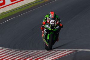 Sykes strikes in WorldSBK race one at Sepang