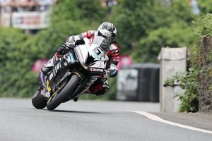 Heroic Dunlop captures Isle of Man Senior TT victory