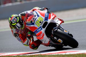 Iannone penalised following Catalunya clash with Lorenzo