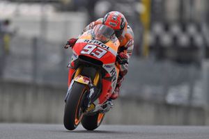 Honda signs two-year extension with Marquez through 2018
